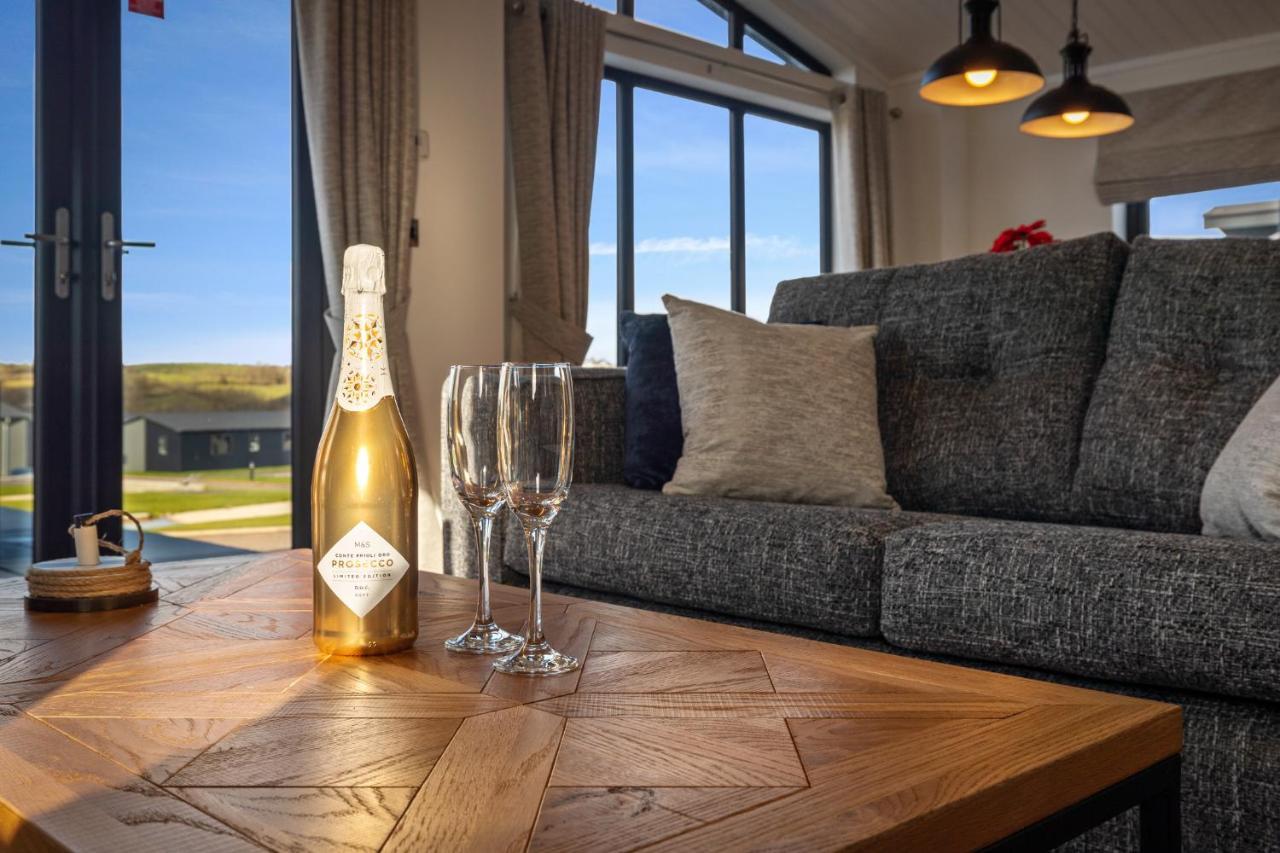 Hiraeth - Luxury Lodge With Hot Tub, Close To Beach Penally Exteriör bild