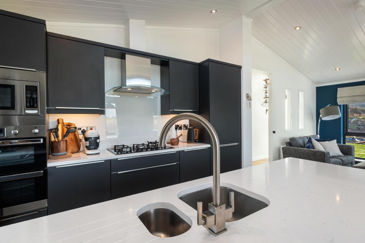 Hiraeth - Luxury Lodge With Hot Tub, Close To Beach Penally Exteriör bild
