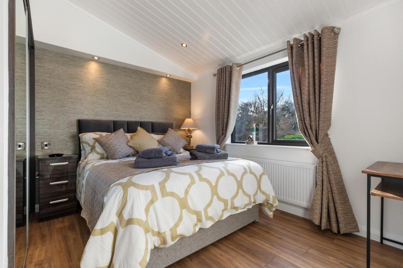 Hiraeth - Luxury Lodge With Hot Tub, Close To Beach Penally Exteriör bild