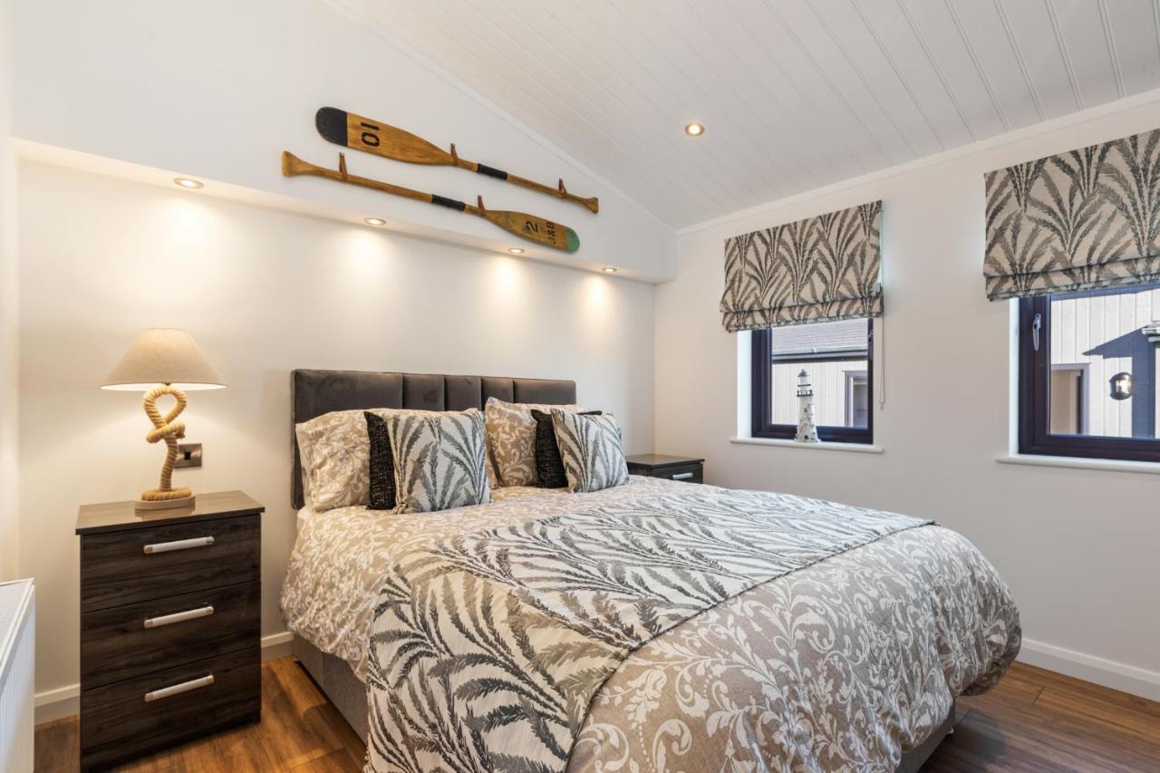 Hiraeth - Luxury Lodge With Hot Tub, Close To Beach Penally Exteriör bild