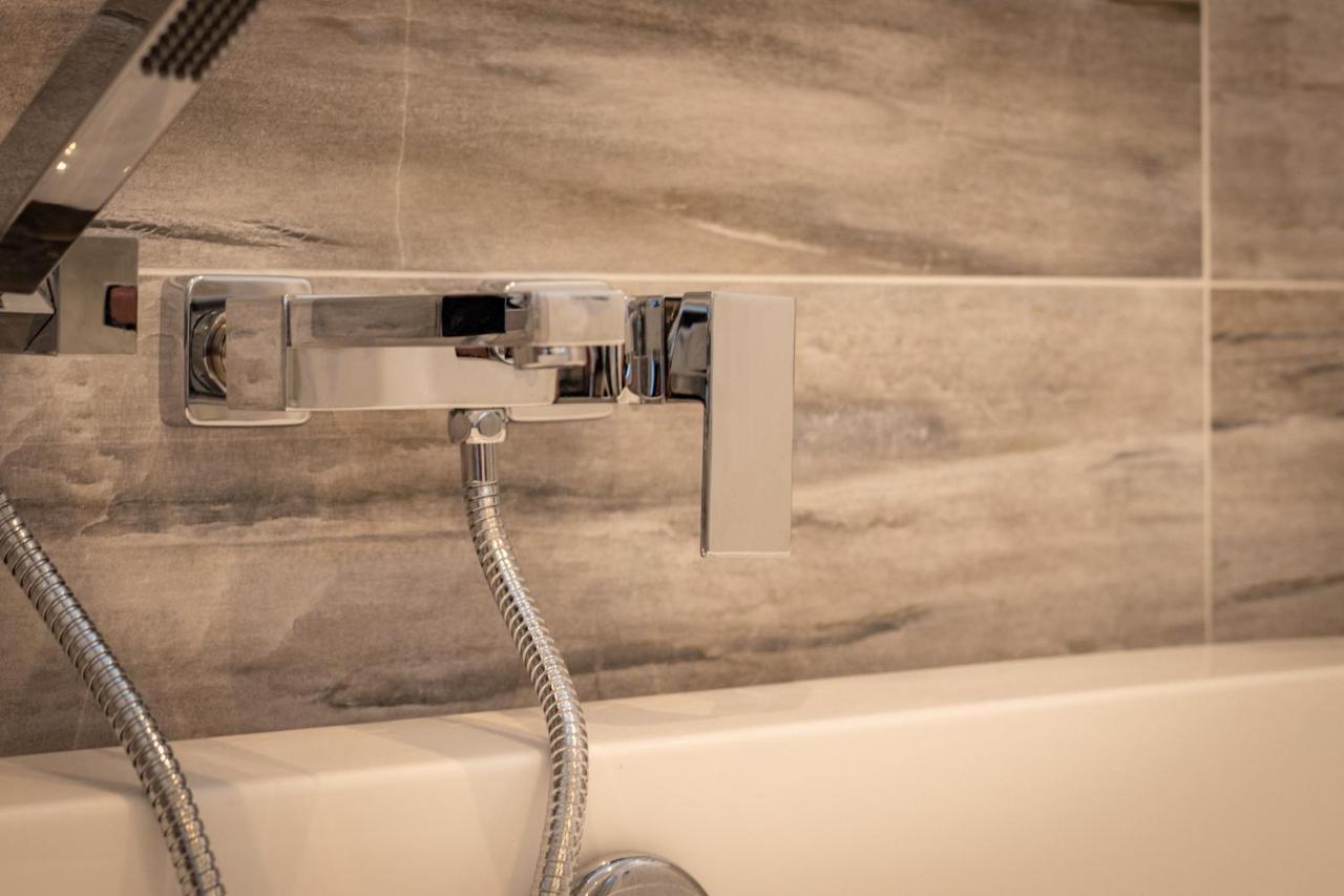 Hiraeth - Luxury Lodge With Hot Tub, Close To Beach Penally Exteriör bild