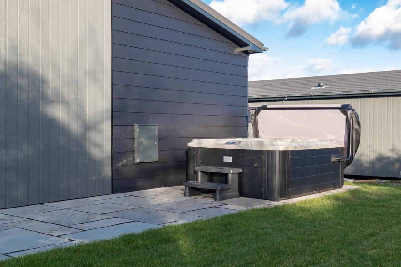 Hiraeth - Luxury Lodge With Hot Tub, Close To Beach Penally Exteriör bild
